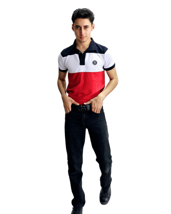 PLAYERA COMBINADA CON APLICACIÓN EN GOMA TOMMY HILFIGER