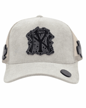 GORRA CON PLACAS