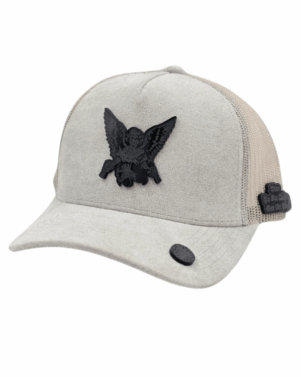 GORRA CON PLACAS